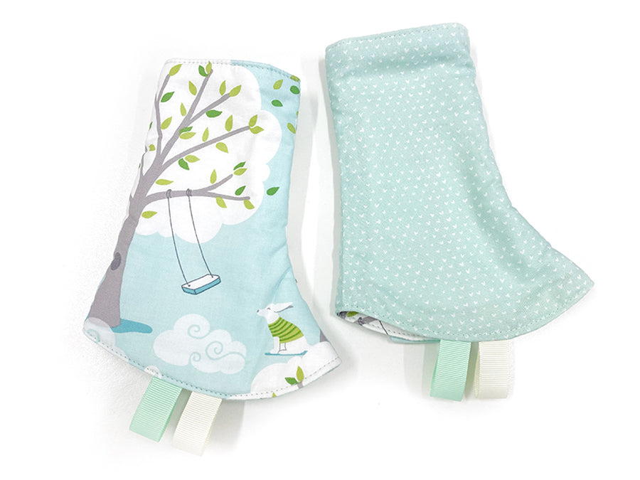 IN-STOCK Corner Drool Pads Windy Day